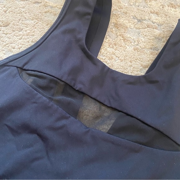 lululemon Run the Day Solid Black Sports Bra Nulux Medium Support: 8 - Picture 3 of 8